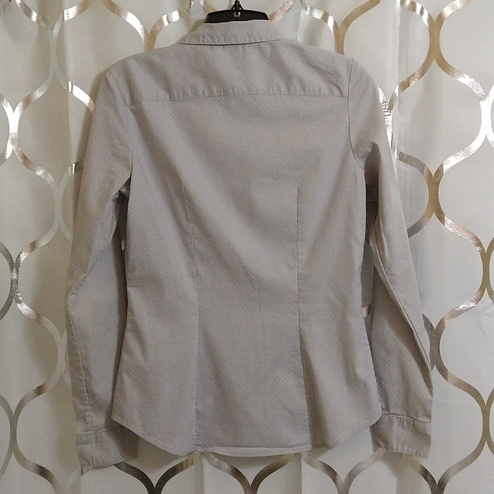 H&M Women's Button Down Blouse - Picture 3 of 4